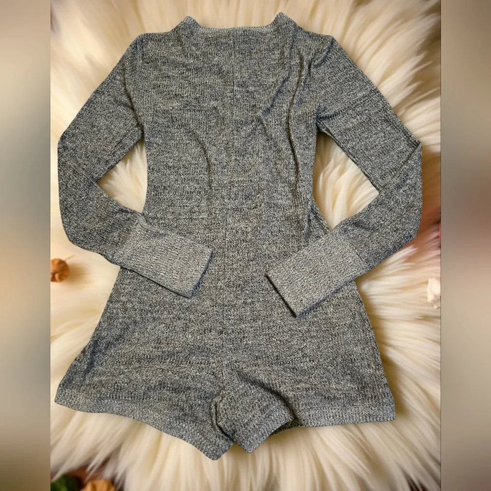 Forever 21 Gray Ribbed Knit Romper - Picture 2 of 3